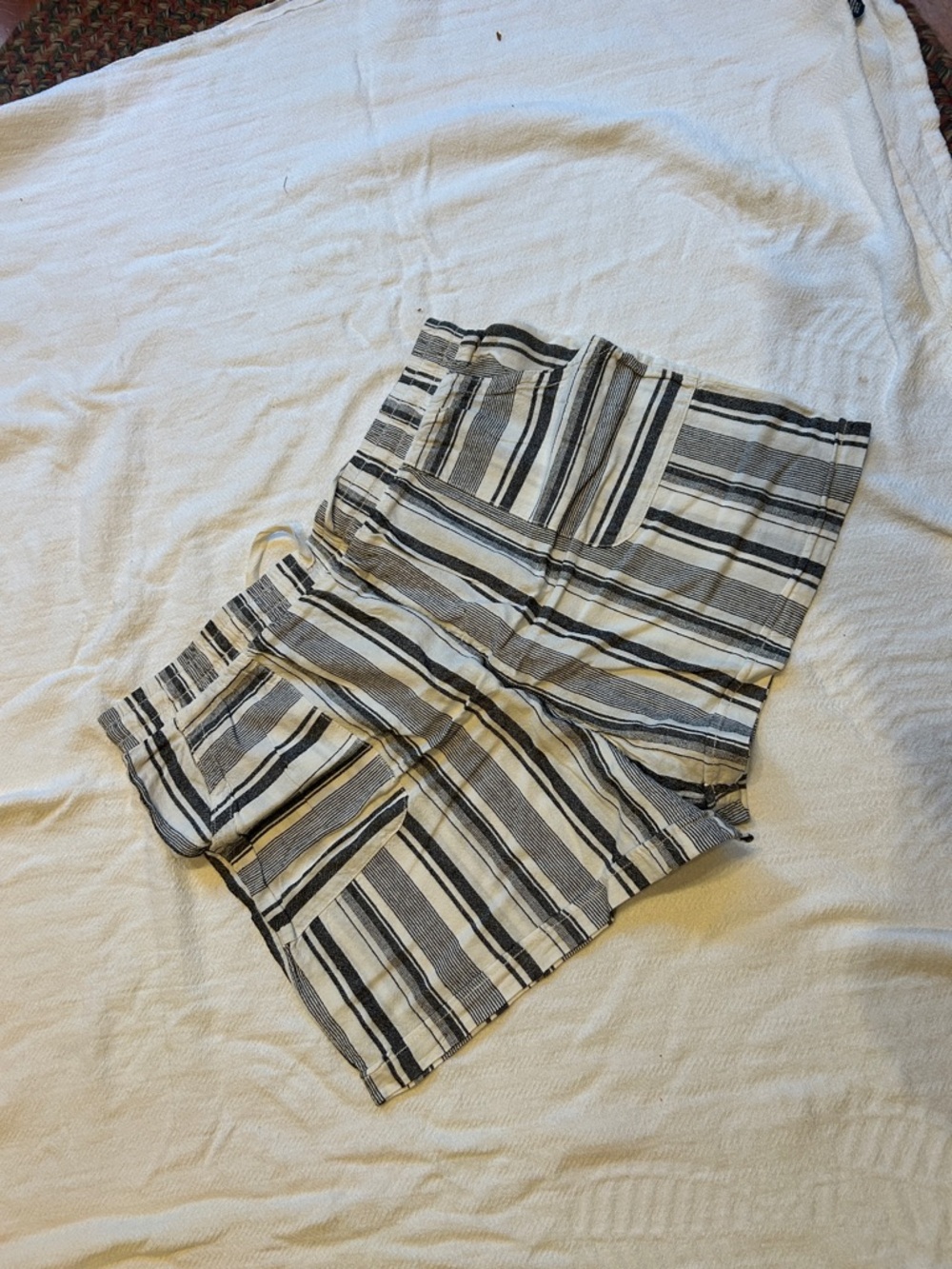 Time and Tru Black and White Striped Linen-Blend Women’s Shorts